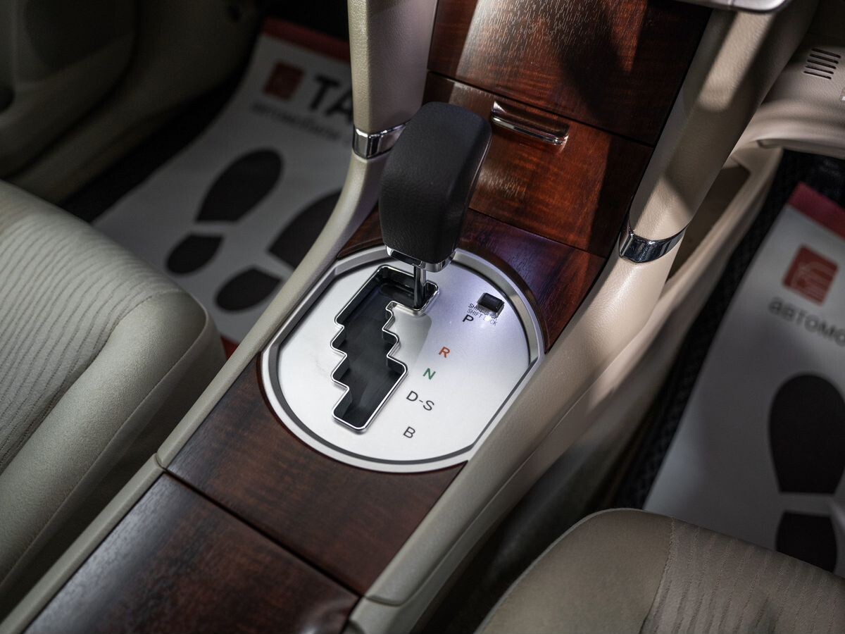 Toyota Premio 2010 - фото автомобиля