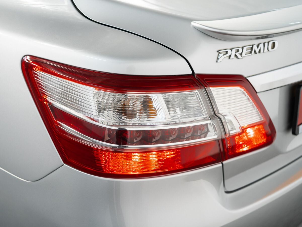 Toyota Premio 2010 - фото автомобиля