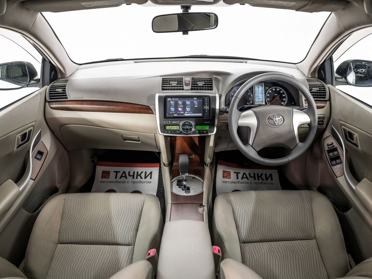 Toyota Premio 2010 - фото автомобиля