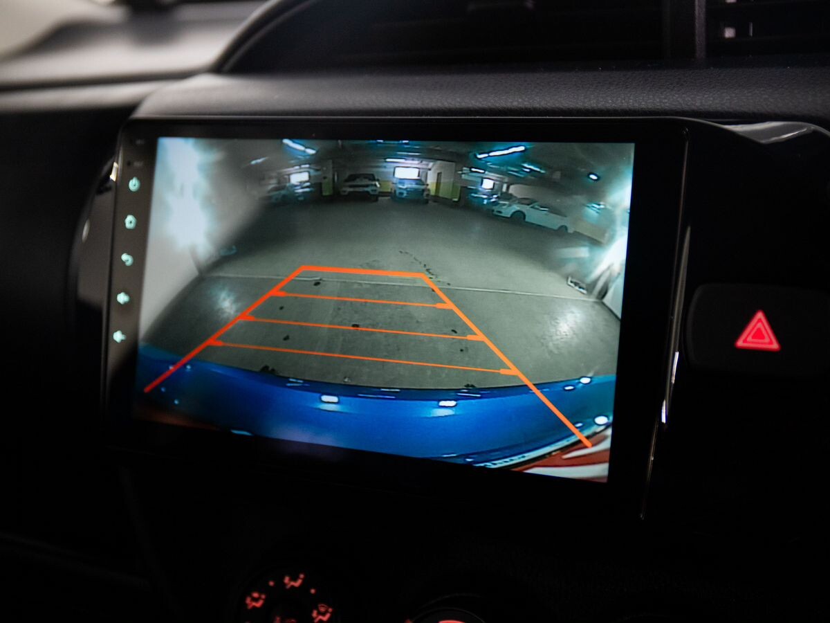 Toyota Vitz 2017 - фото автомобиля