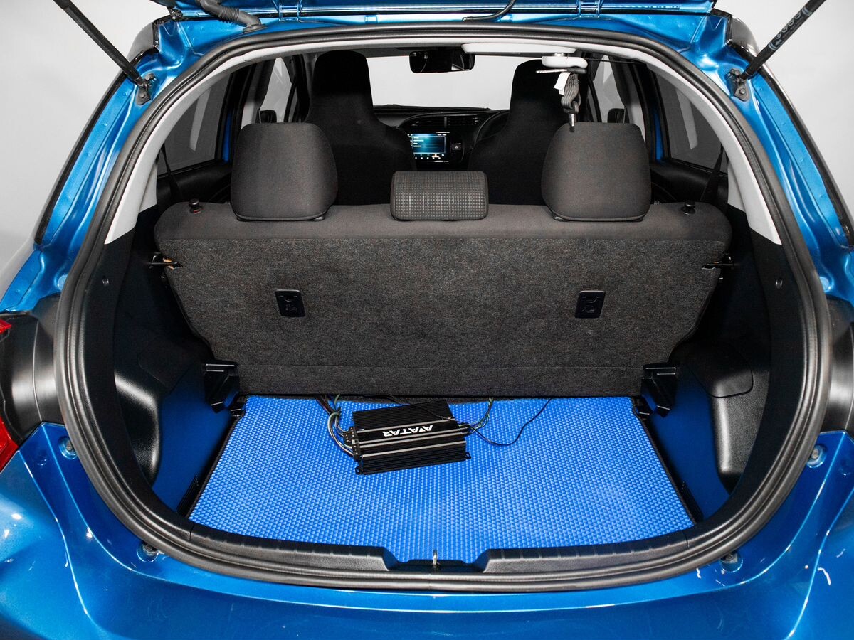 Toyota Vitz 2017 - фото автомобиля