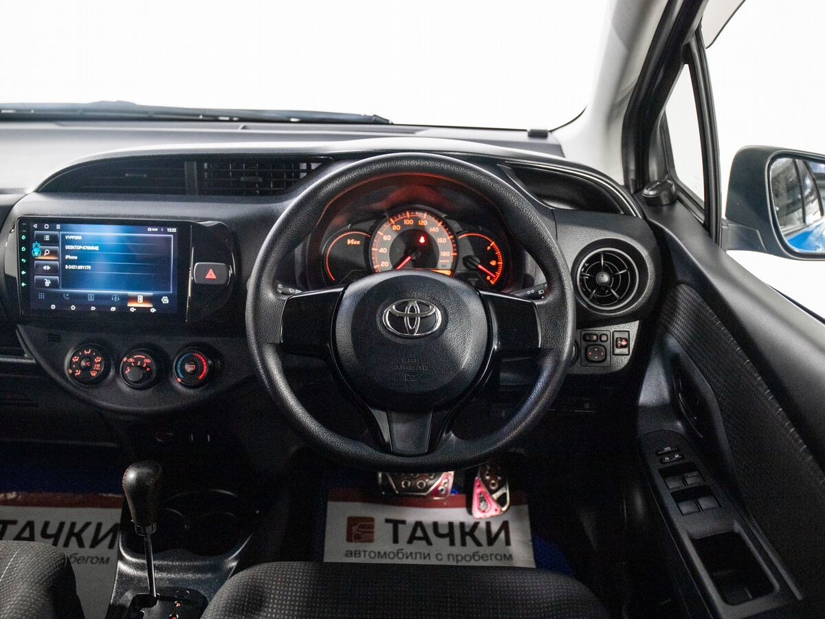 Toyota Vitz 2017 - фото автомобиля