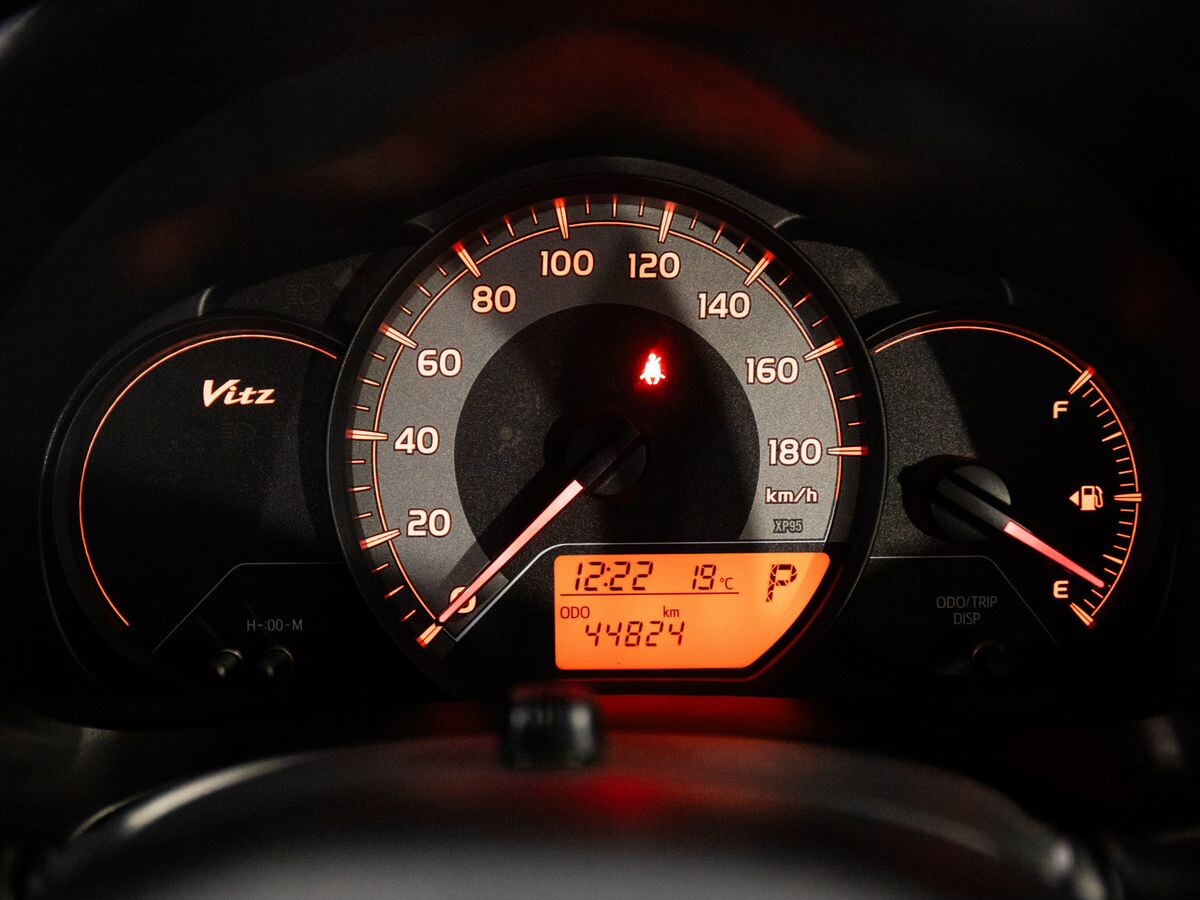Toyota Vitz 2017 - фото автомобиля
