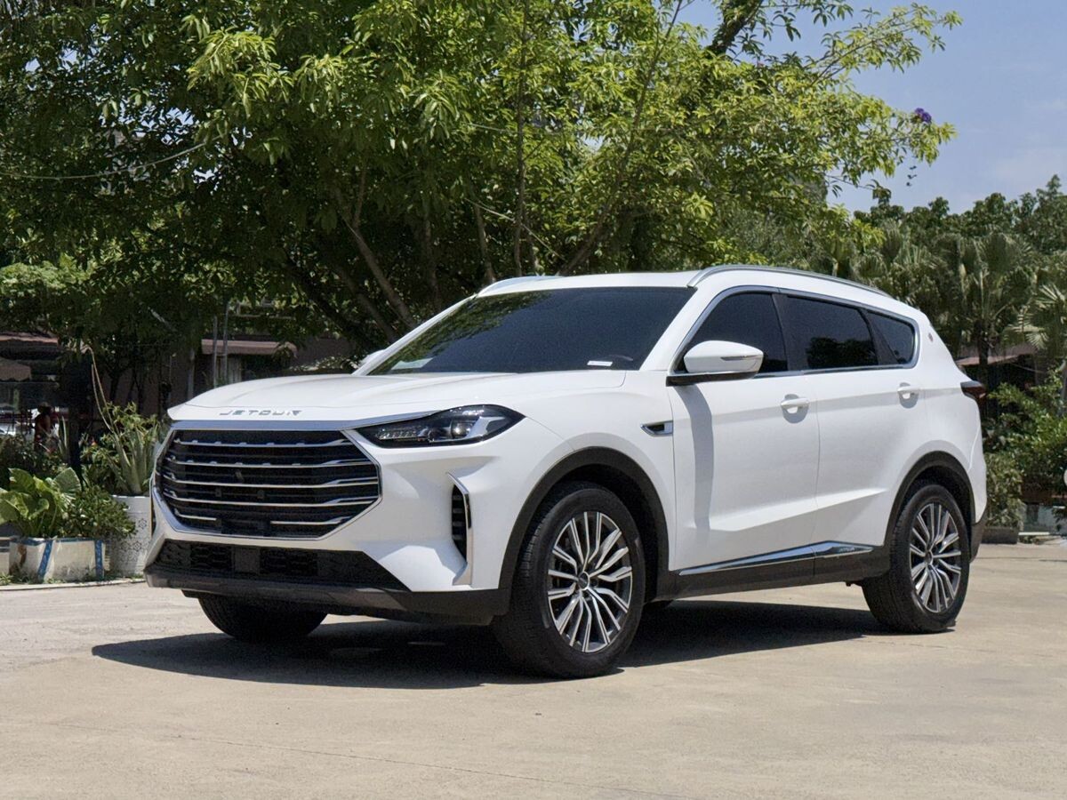 Jetour X70 Plus 2023 - фото автомобиля