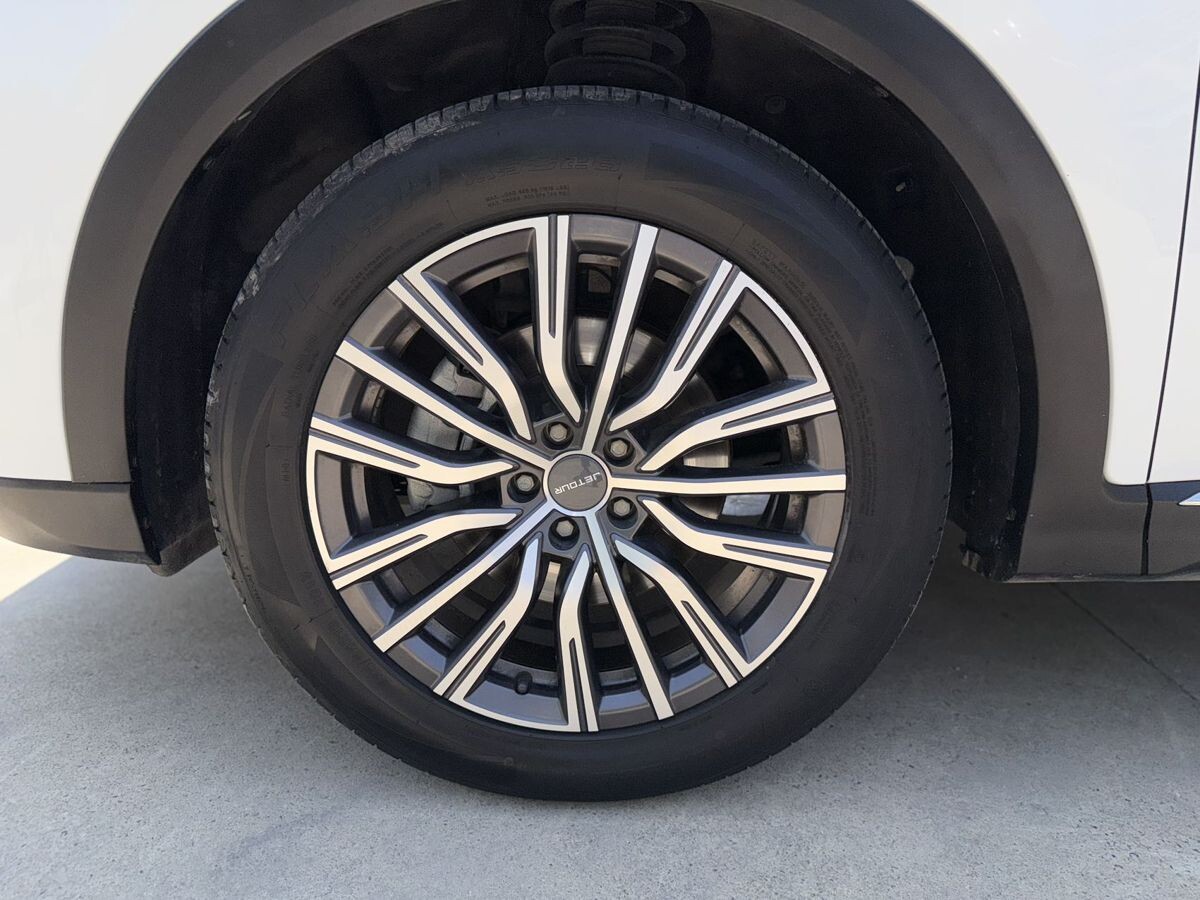 Jetour X70 Plus 2023 - фото автомобиля