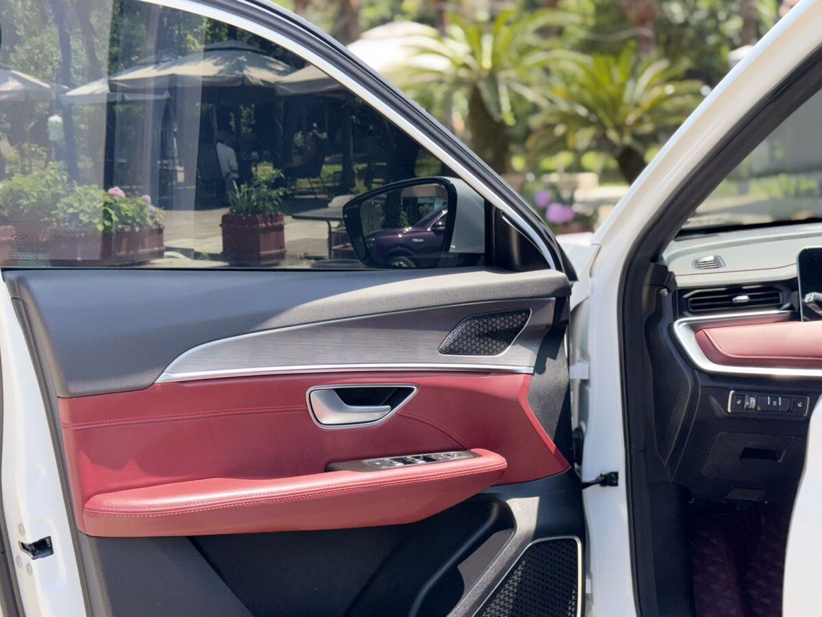 Jetour X70 Plus 2023 - фото автомобиля