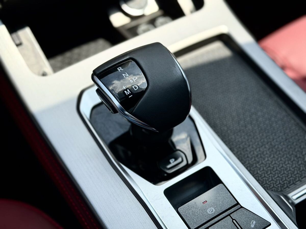 Jetour X70 Plus 2023 - фото автомобиля
