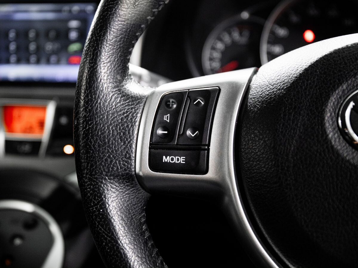 Toyota Ractis 2012 - фото автомобиля