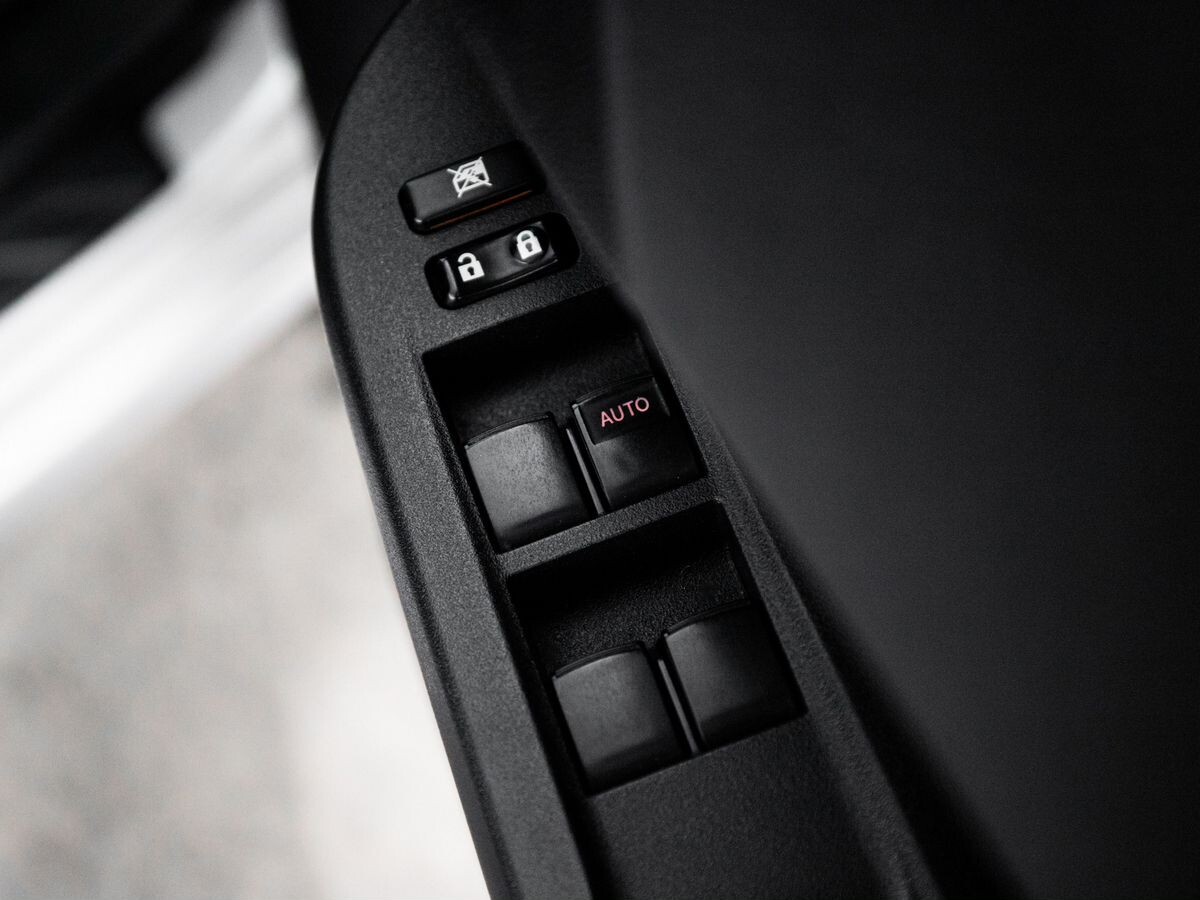 Toyota Ractis 2012 - фото автомобиля