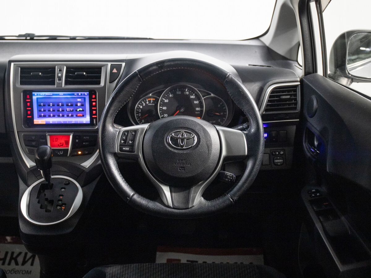 Toyota Ractis 2012 - фото автомобиля