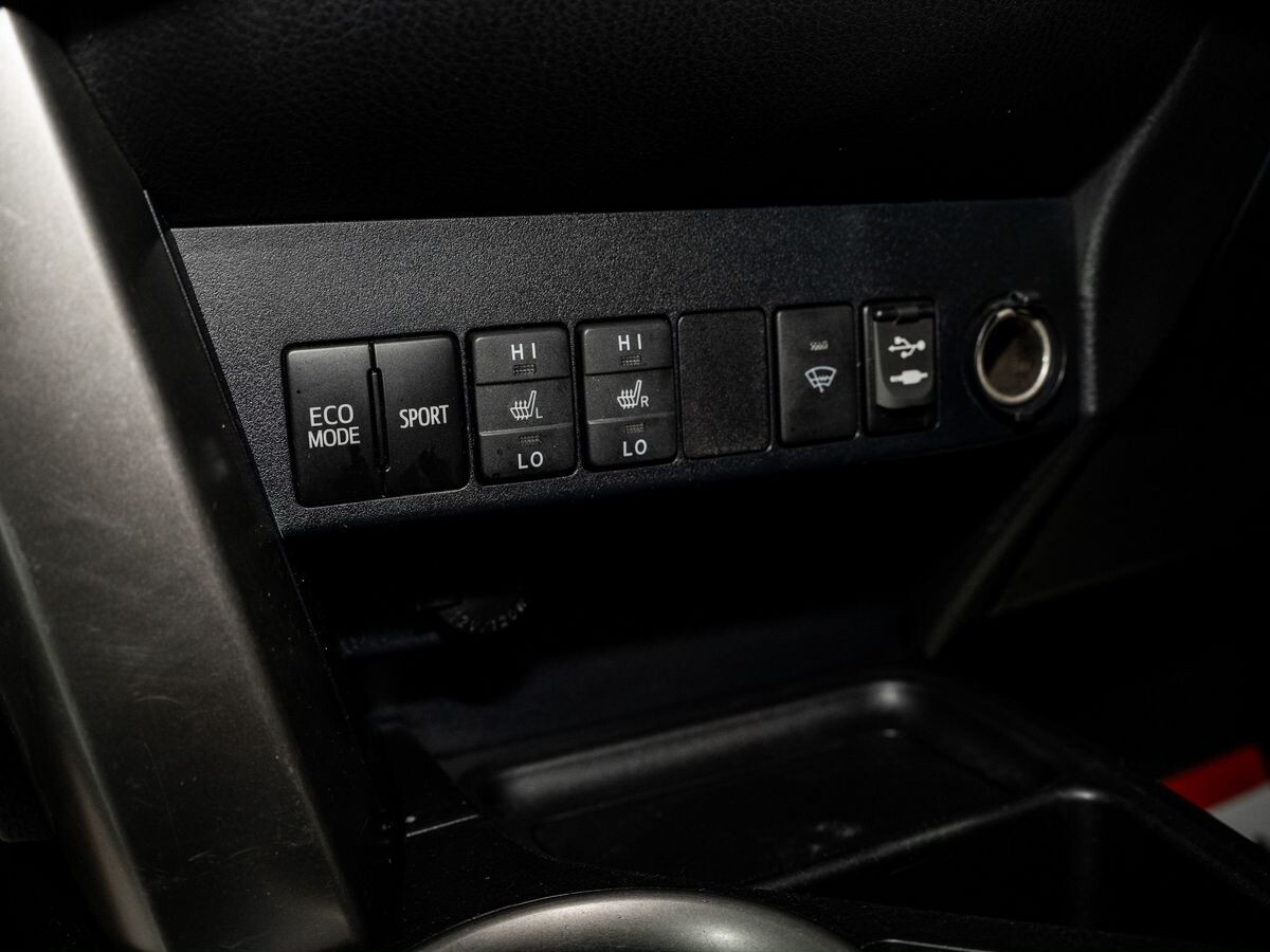 Toyota RAV4 2015 - фото автомобиля