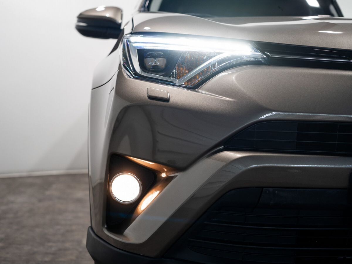 Toyota RAV4 2015 - фото автомобиля
