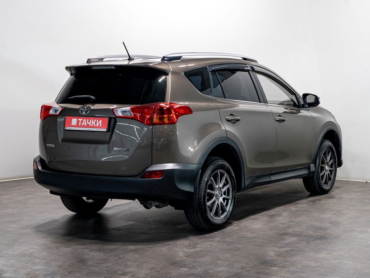 Toyota RAV4 2015 - фото автомобиля