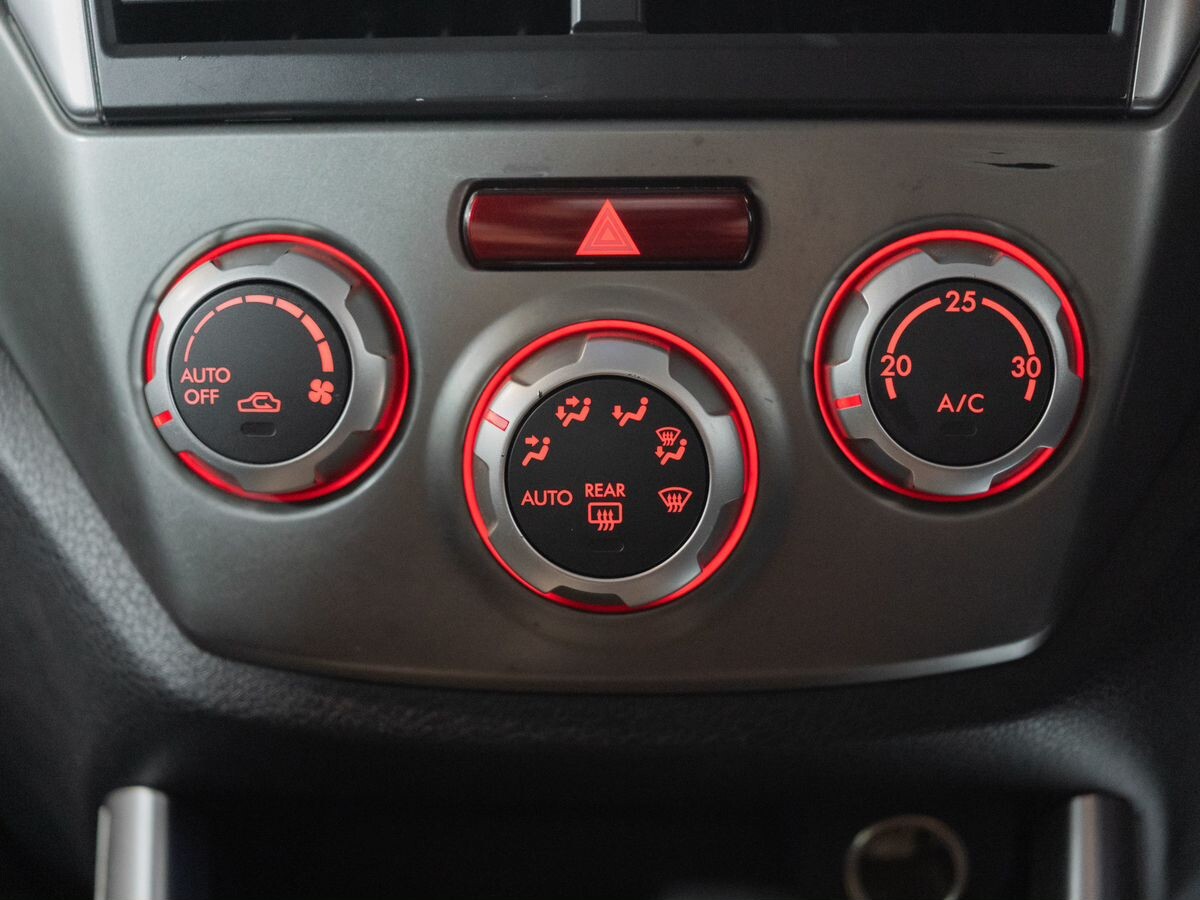 Subaru Forester 2010 - фото автомобиля