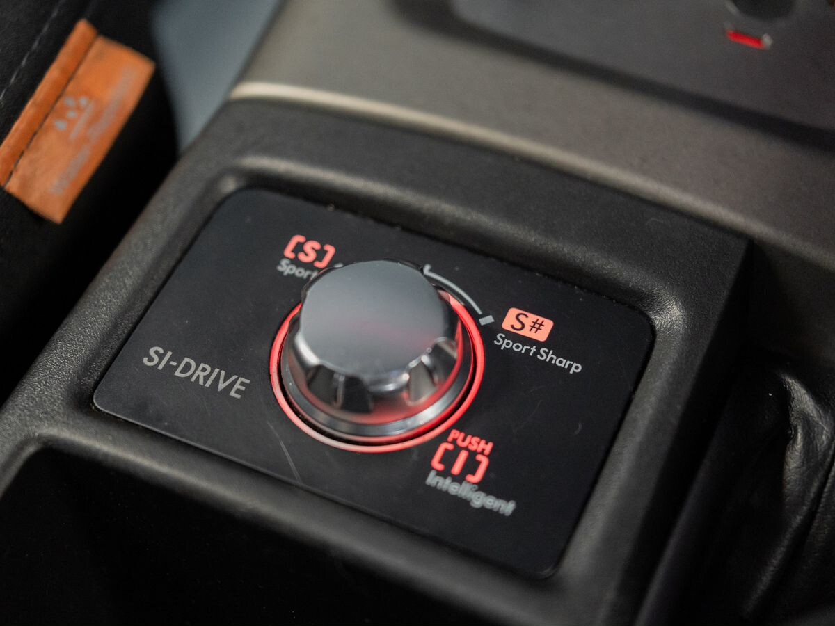 Subaru Forester 2010 - фото автомобиля
