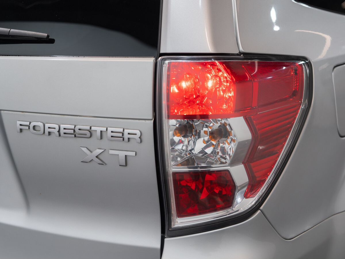 Subaru Forester 2010 - фото автомобиля