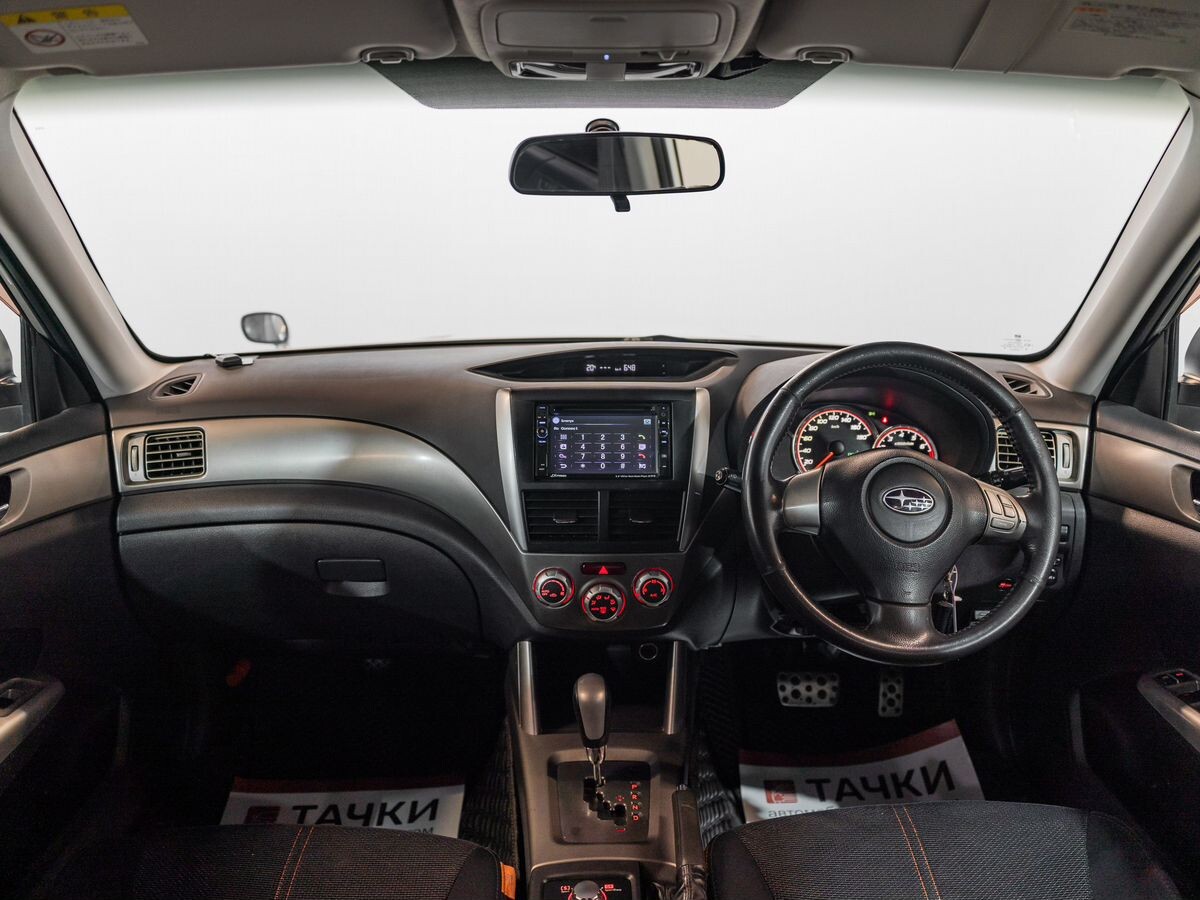 Subaru Forester 2010 - фото автомобиля