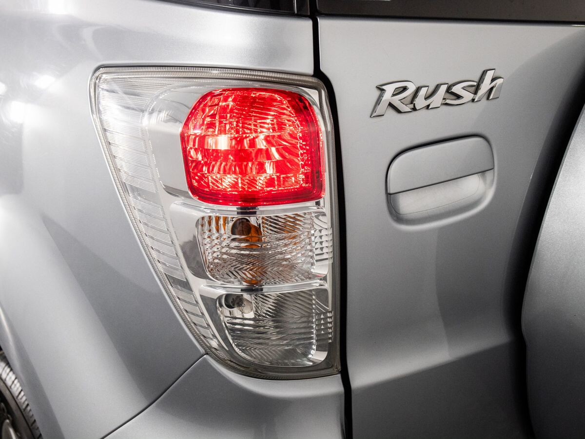 Toyota Rush 2009 - фото автомобиля