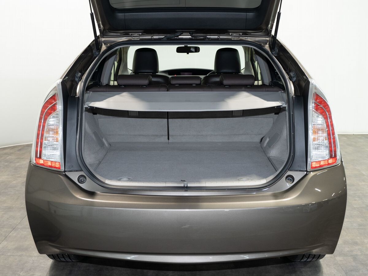 Toyota Prius 2013 - фото автомобиля