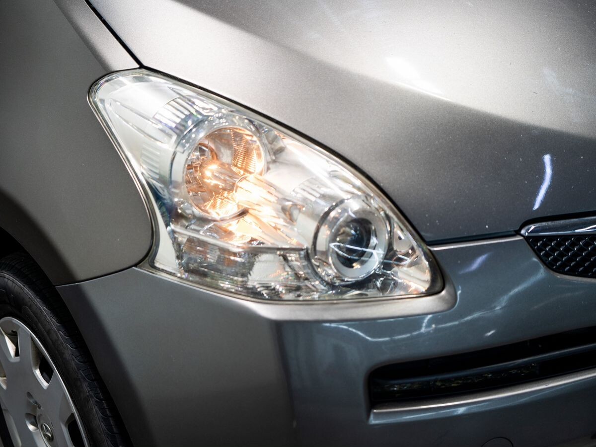 Toyota Ractis 2009 - фото автомобиля