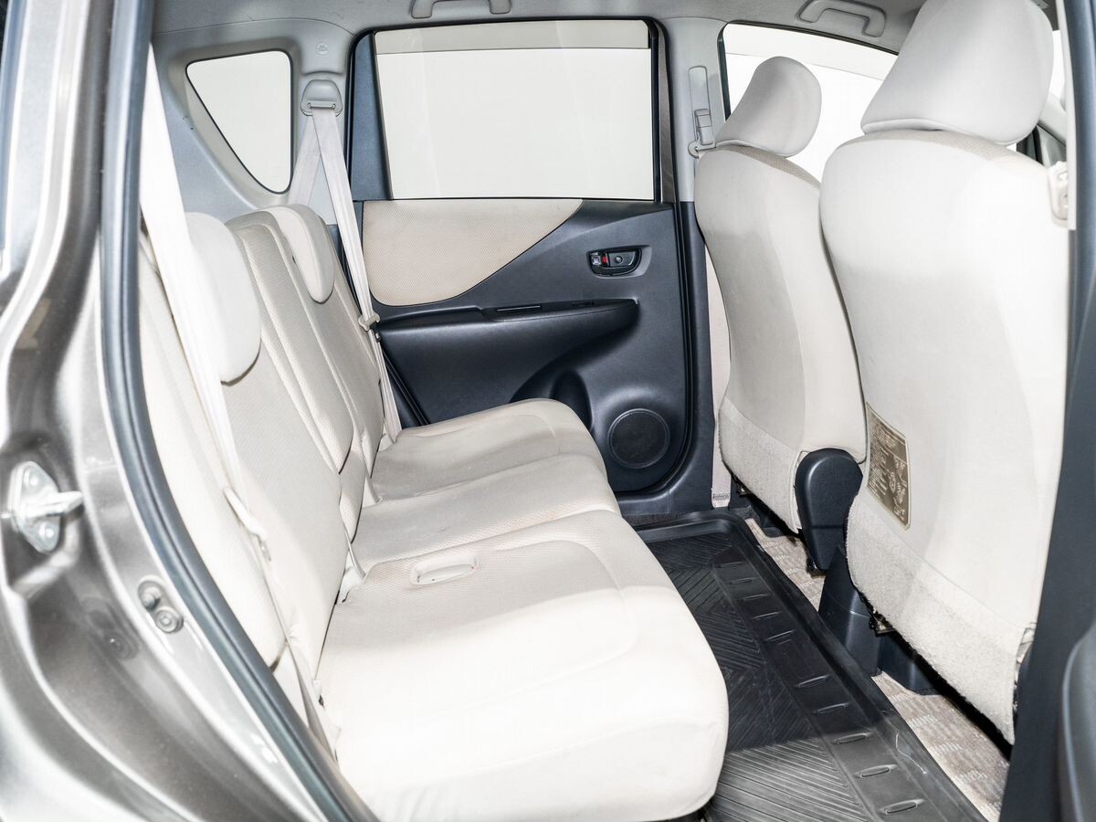 Toyota Ractis 2009 - фото автомобиля