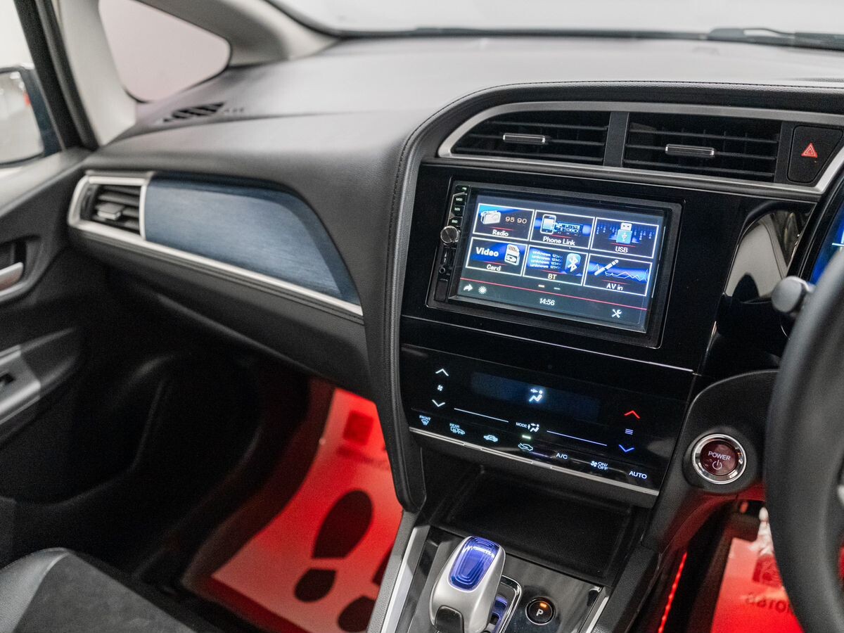Honda Shuttle 2015 - фото автомобиля