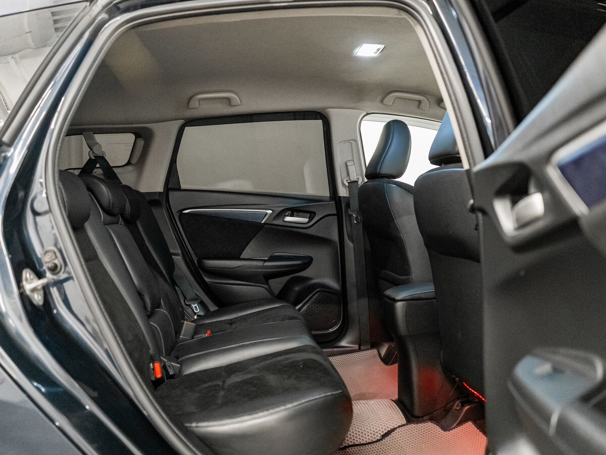 Honda Shuttle 2015 - фото автомобиля