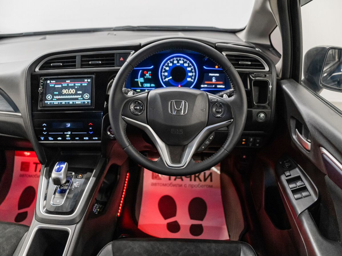 Honda Shuttle 2015 - фото автомобиля