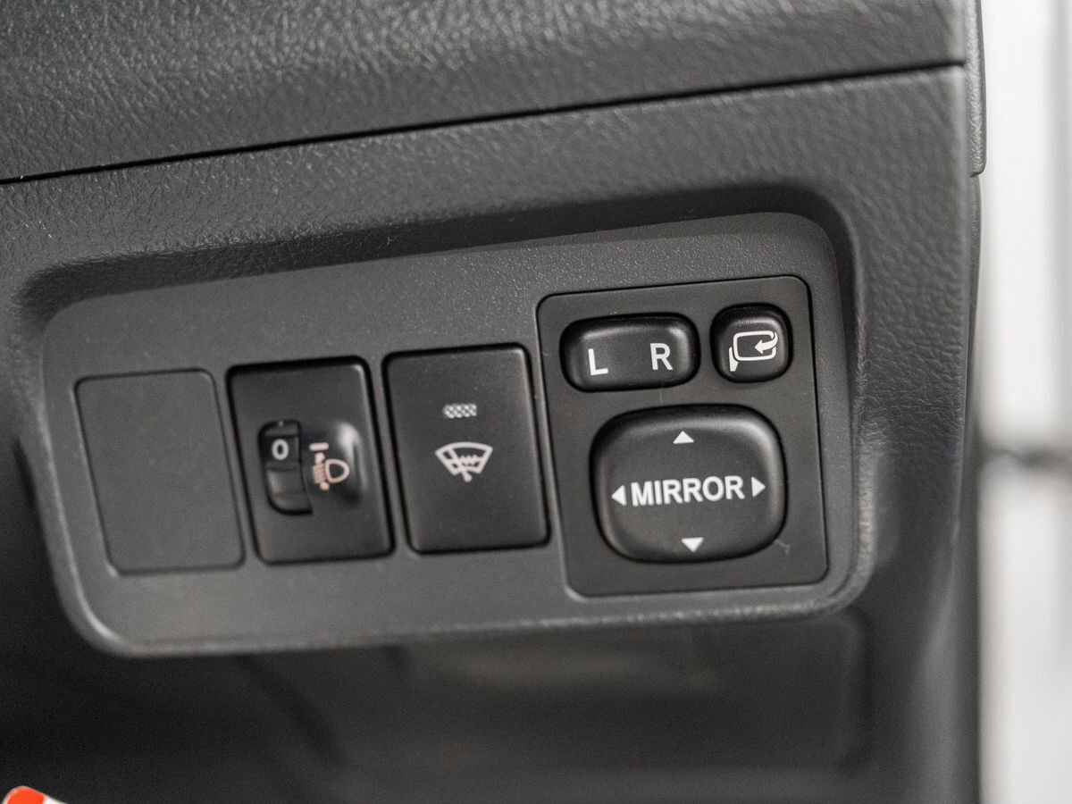 Toyota Corolla Fielder 2010 - фото автомобиля