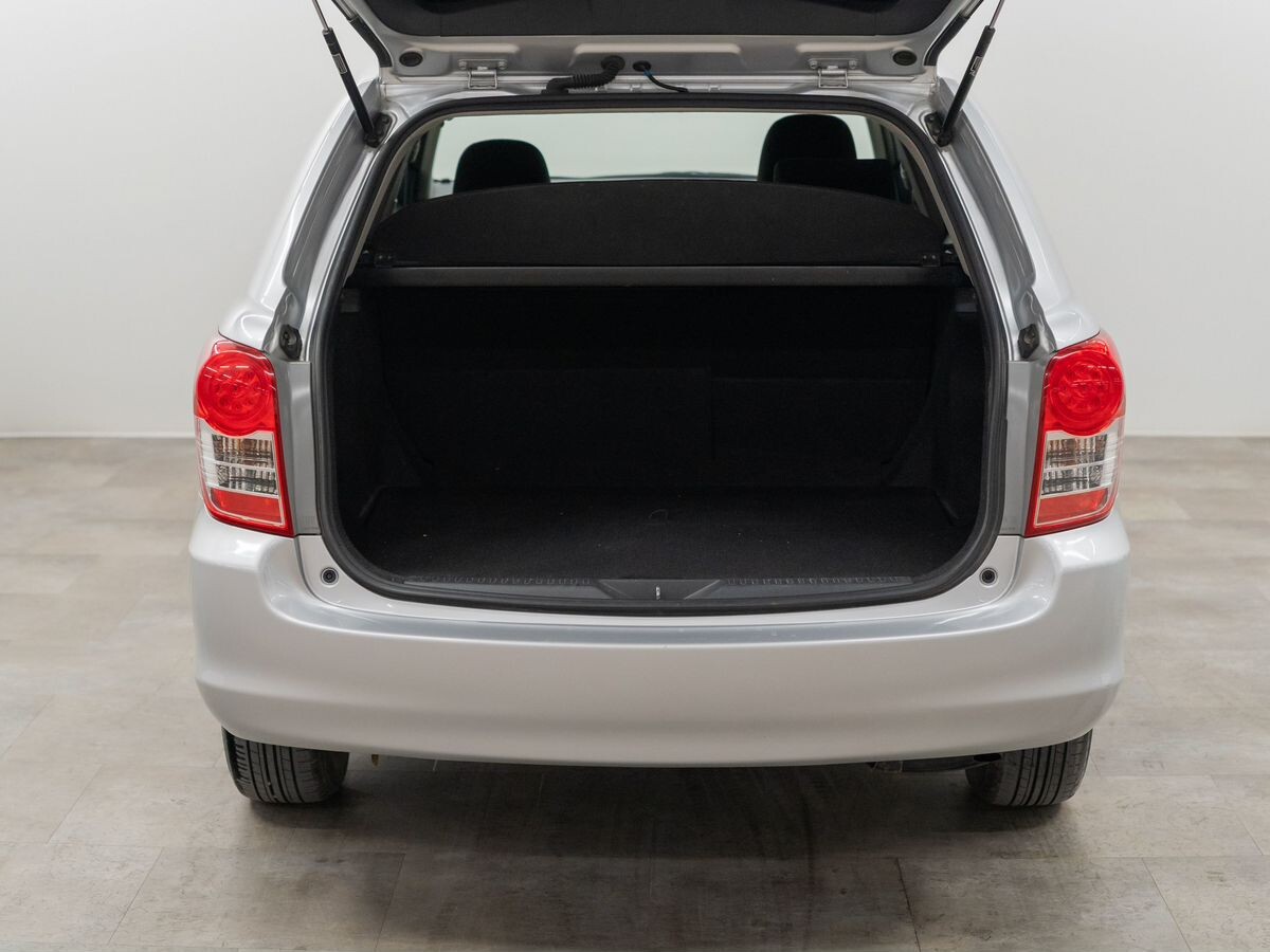 Toyota Corolla Fielder 2010 - фото автомобиля