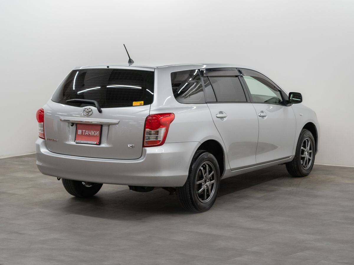 Toyota Corolla Fielder 2010 - фото автомобиля