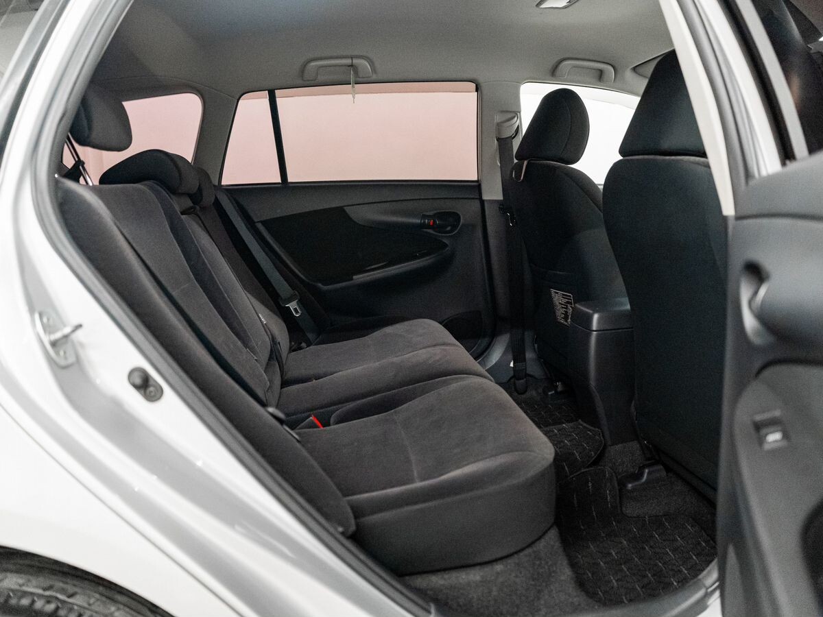 Toyota Corolla Fielder 2010 - фото автомобиля
