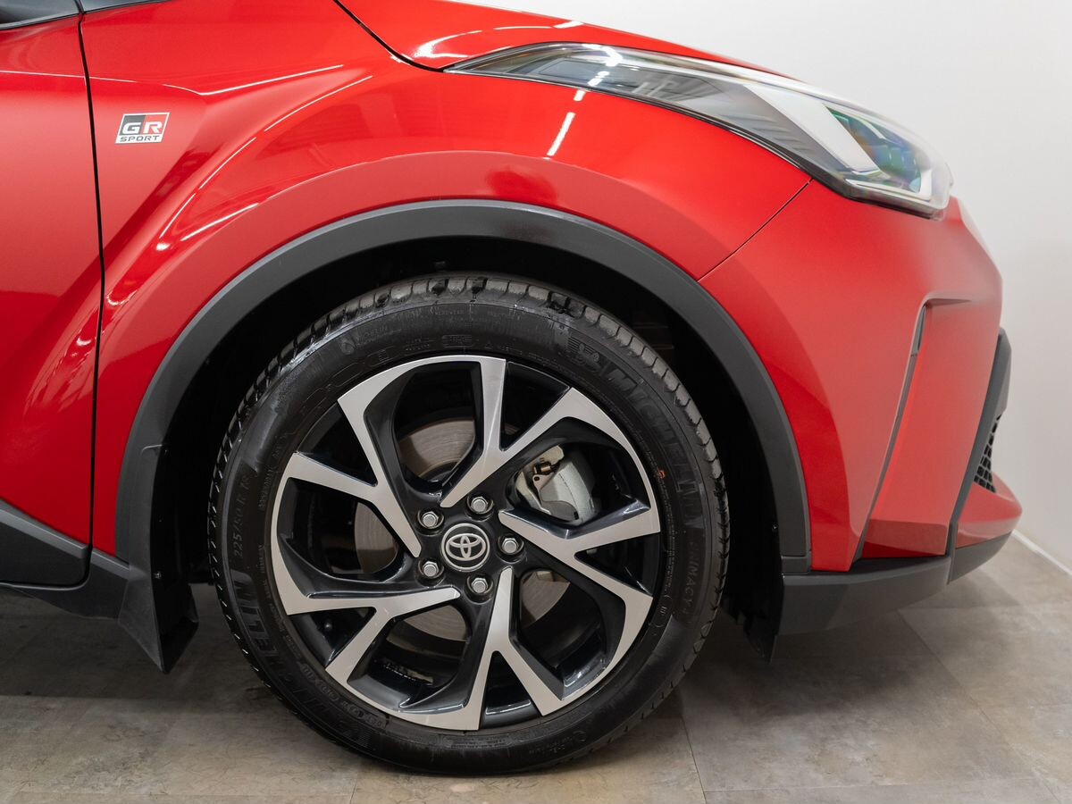 Toyota C-HR 2019 - фото автомобиля