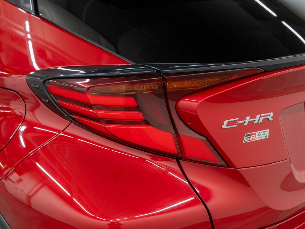 Toyota C-HR 2019 - фото автомобиля