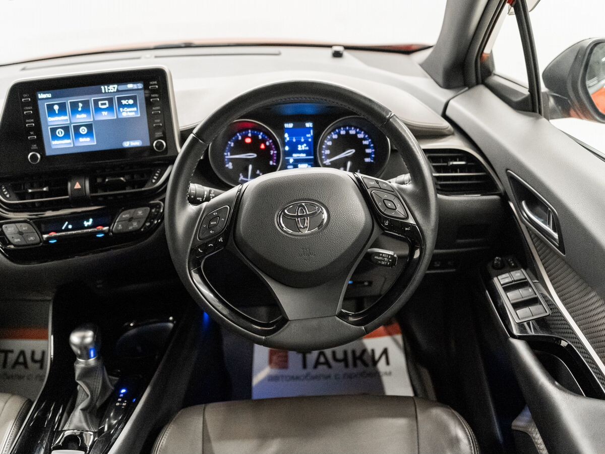 Toyota C-HR 2019 - фото автомобиля
