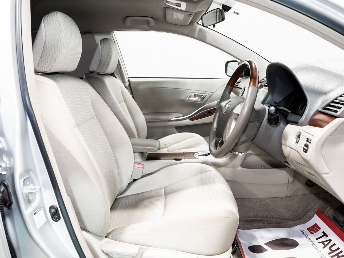 Toyota Premio 2011 - фото автомобиля
