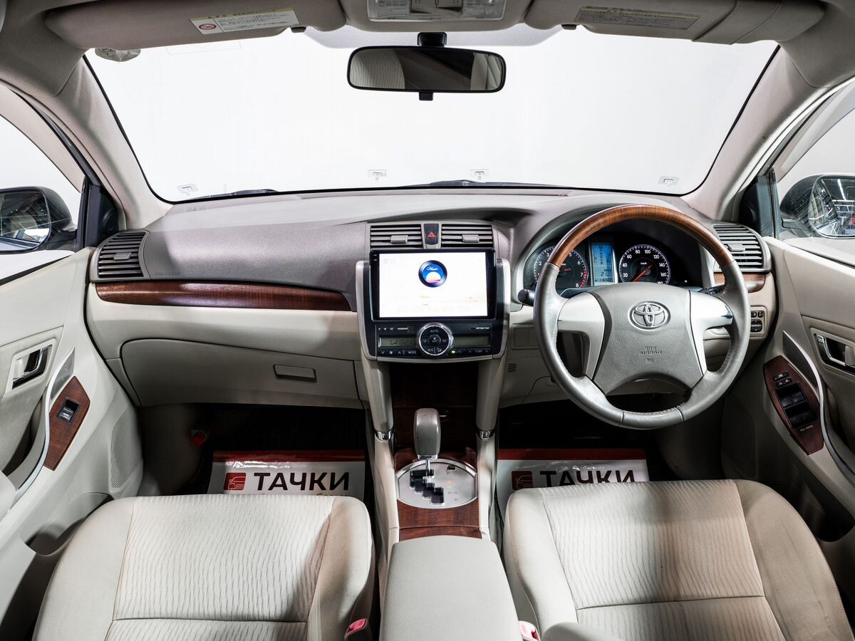 Toyota Premio 2011 - фото автомобиля