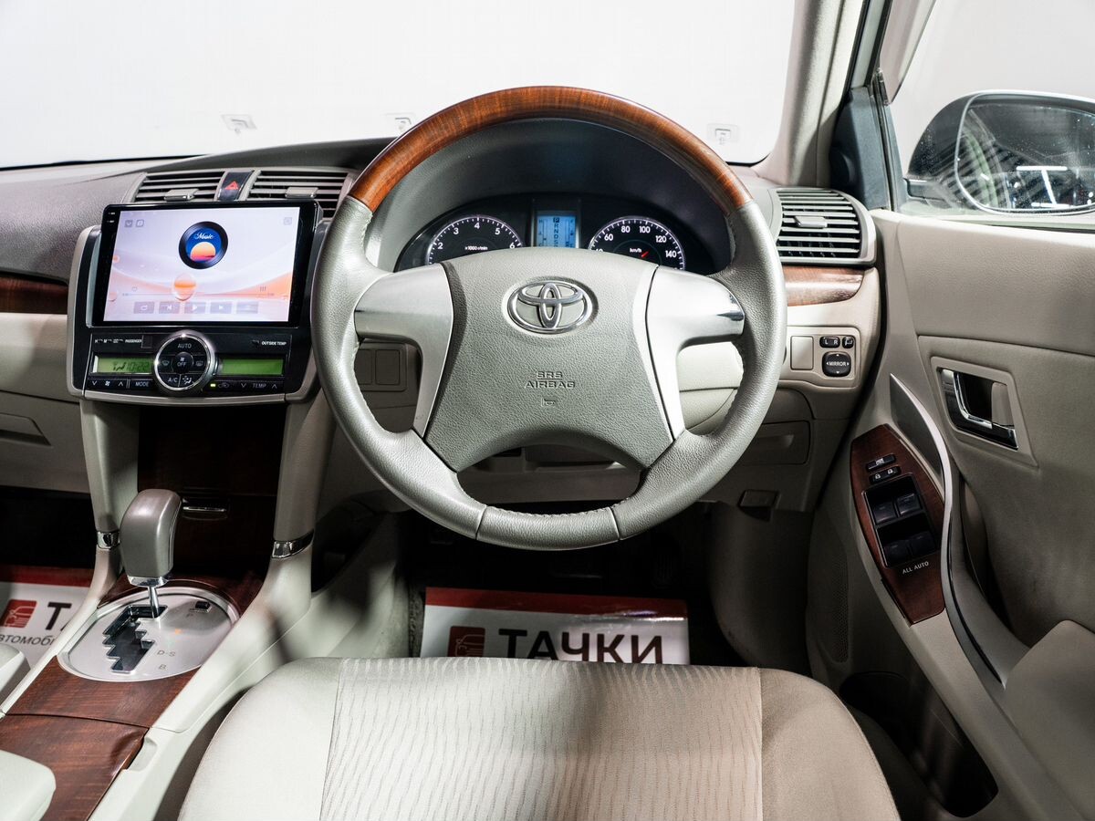 Toyota Premio 2011 - фото автомобиля