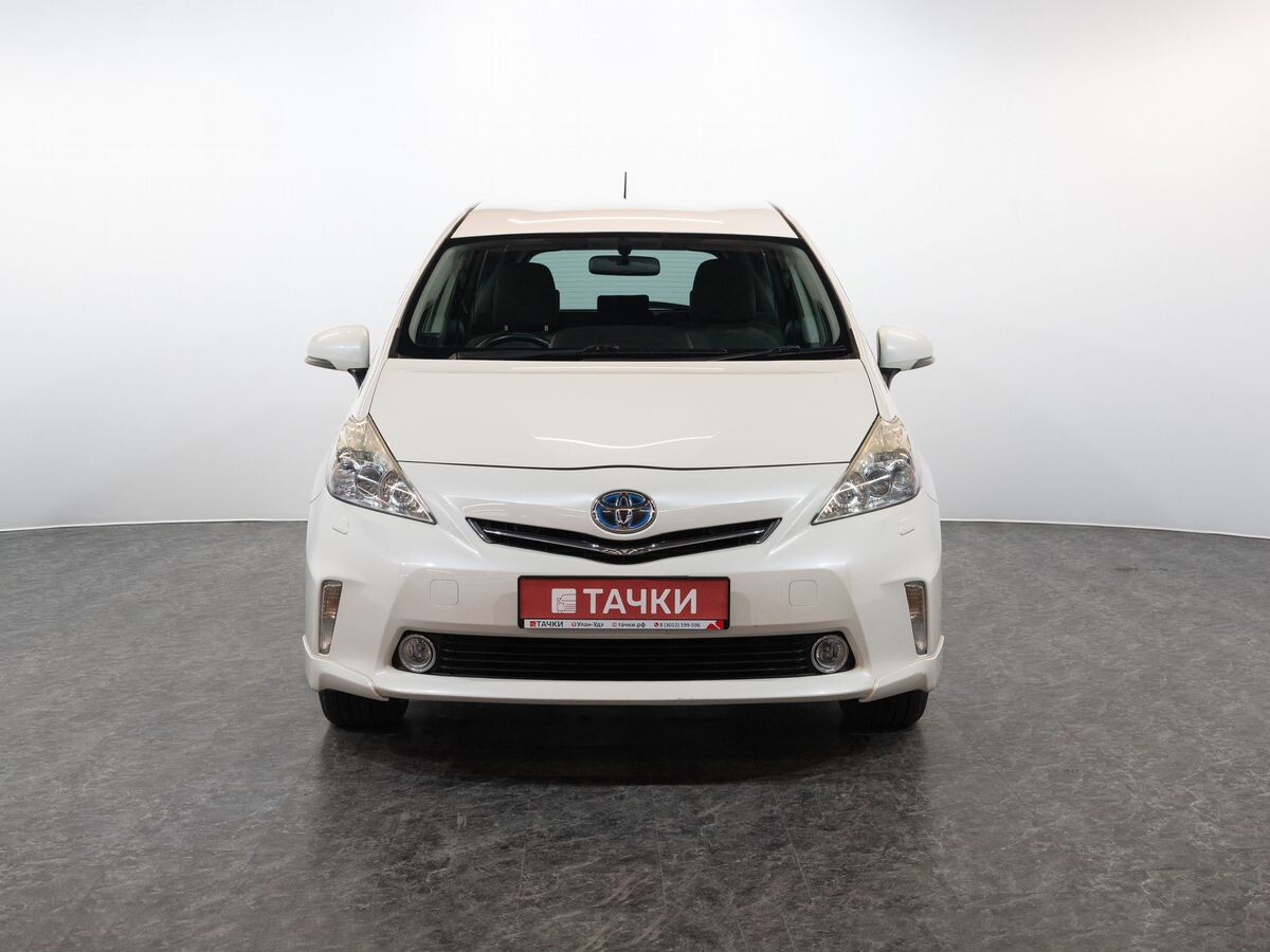 Toyota Prius Alpha 2013 - фото автомобиля