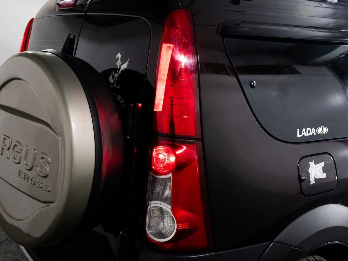 Лада Ларгус Кросс 2019 - фото автомобиля