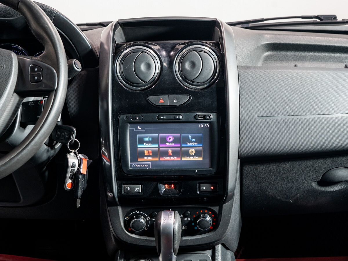 Renault Duster 2018 - фото автомобиля
