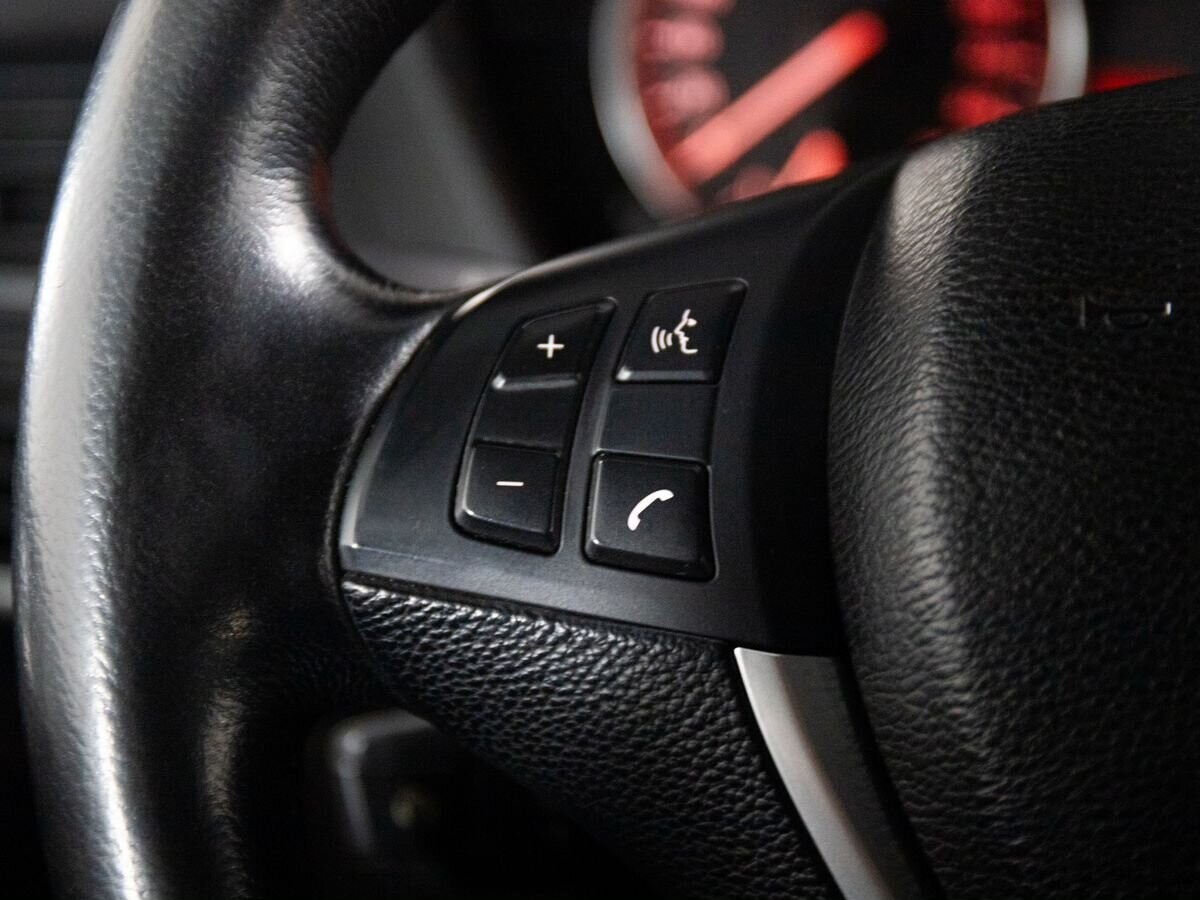 BMW X5 2011 - фото автомобиля