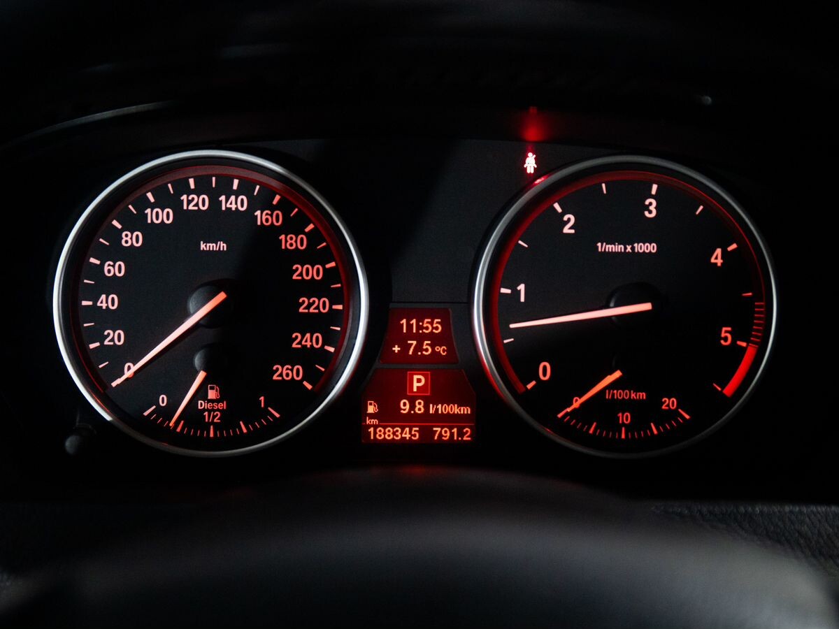 BMW X5 2011 - фото автомобиля