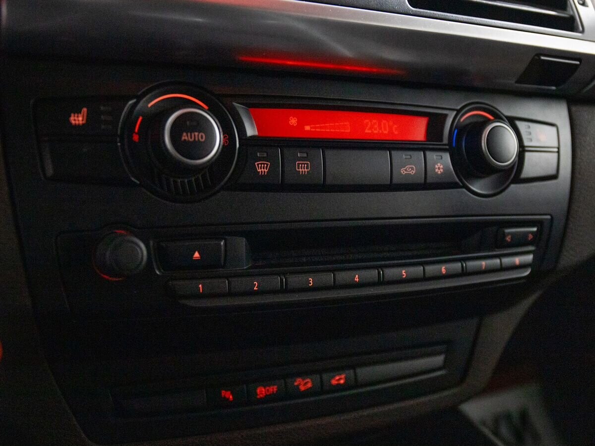 BMW X5 2011 - фото автомобиля