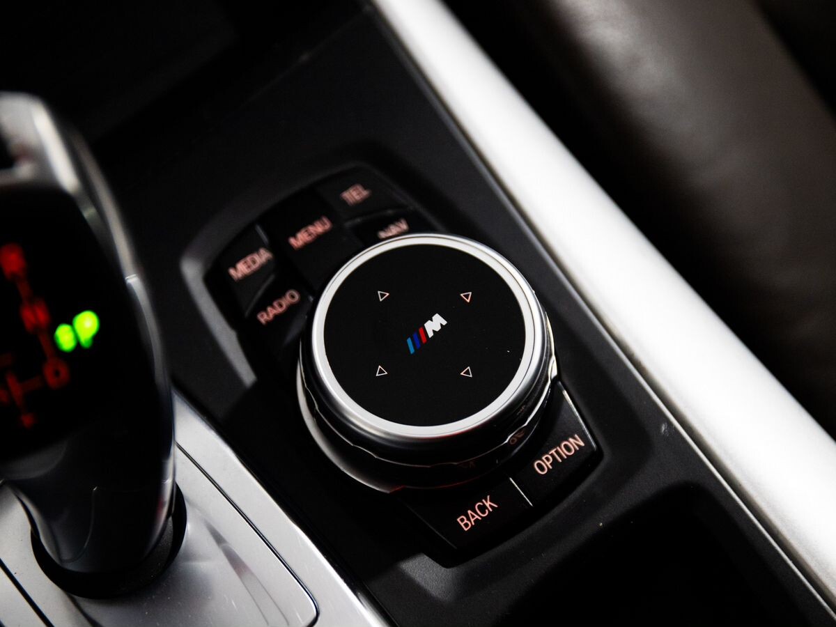BMW X5 2011 - фото автомобиля