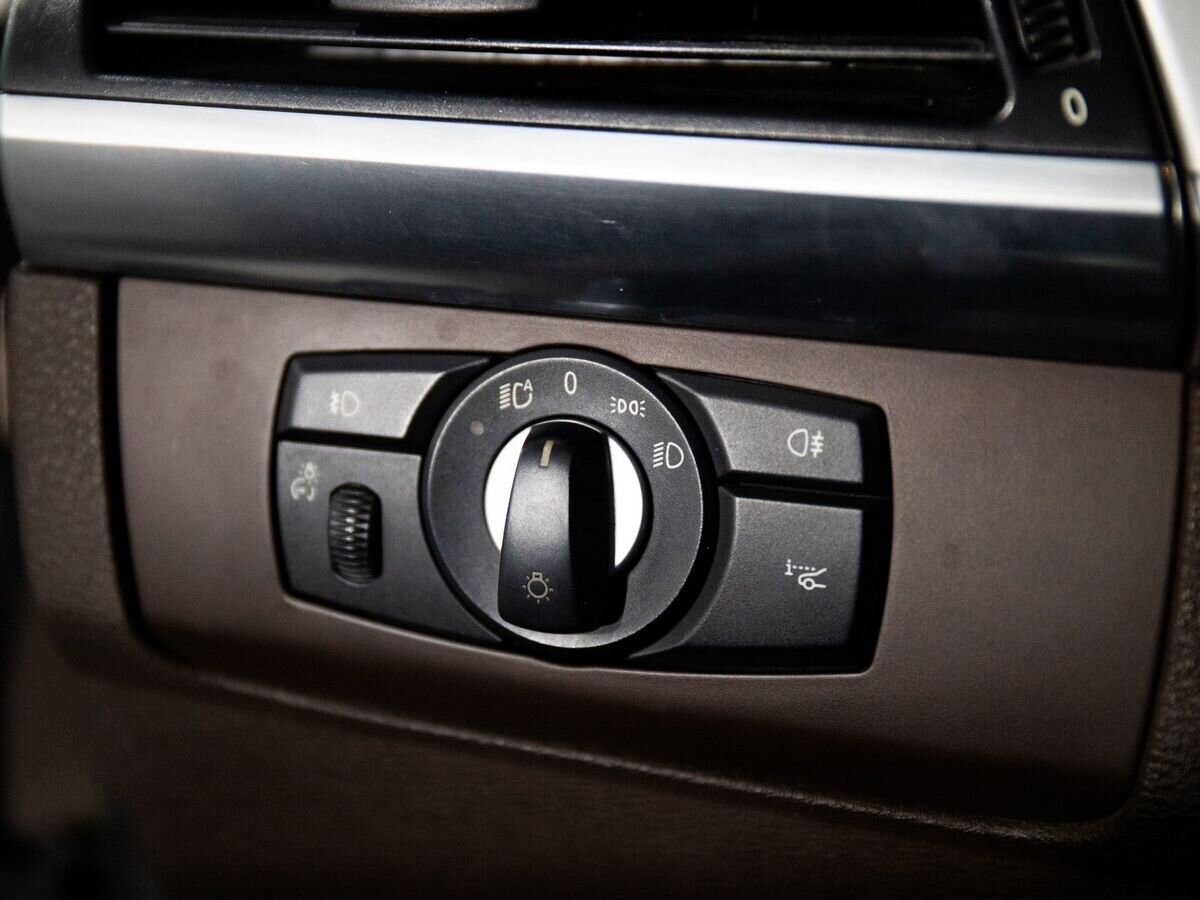BMW X5 2011 - фото автомобиля