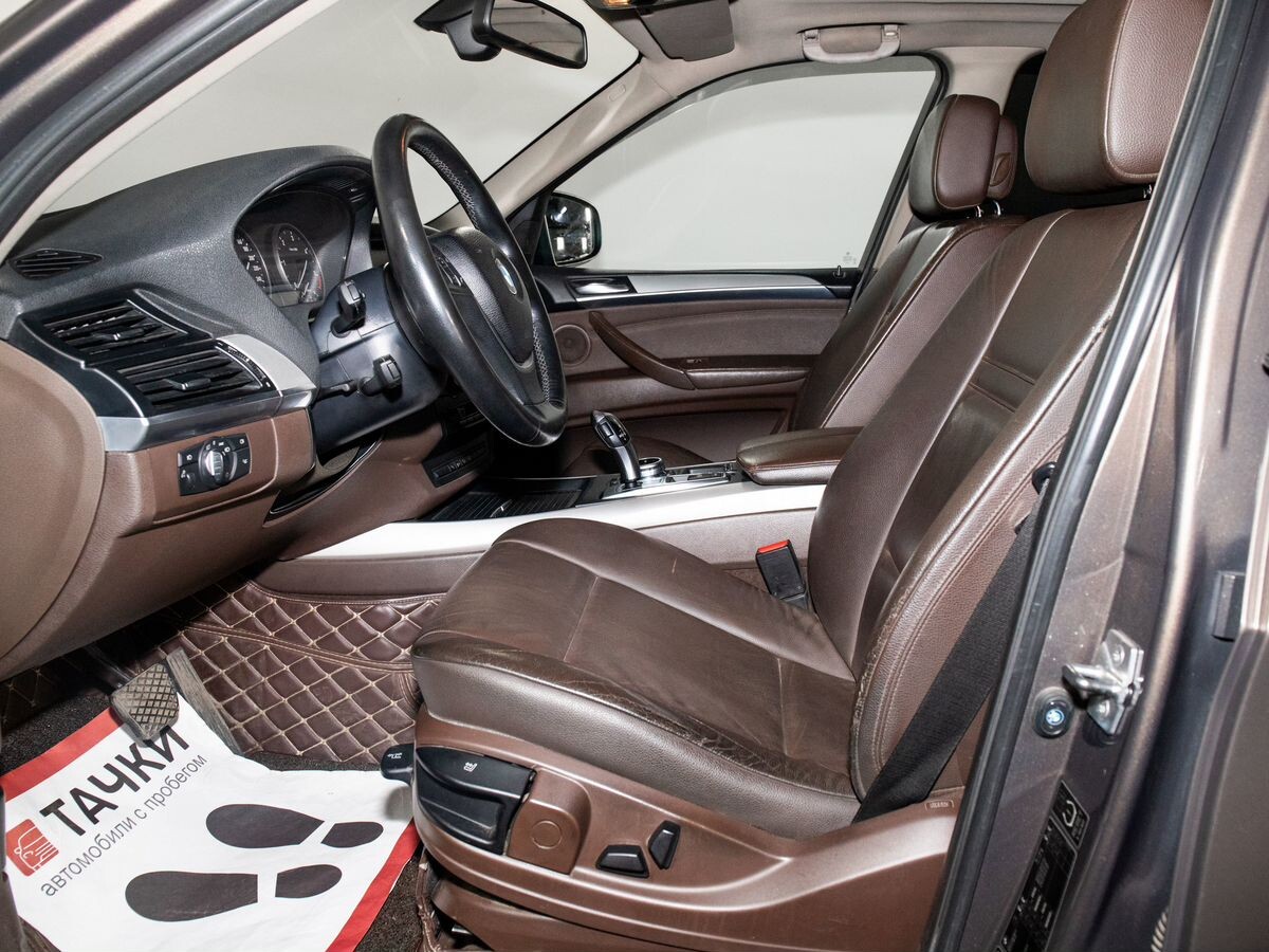 BMW X5 2011 - фото автомобиля