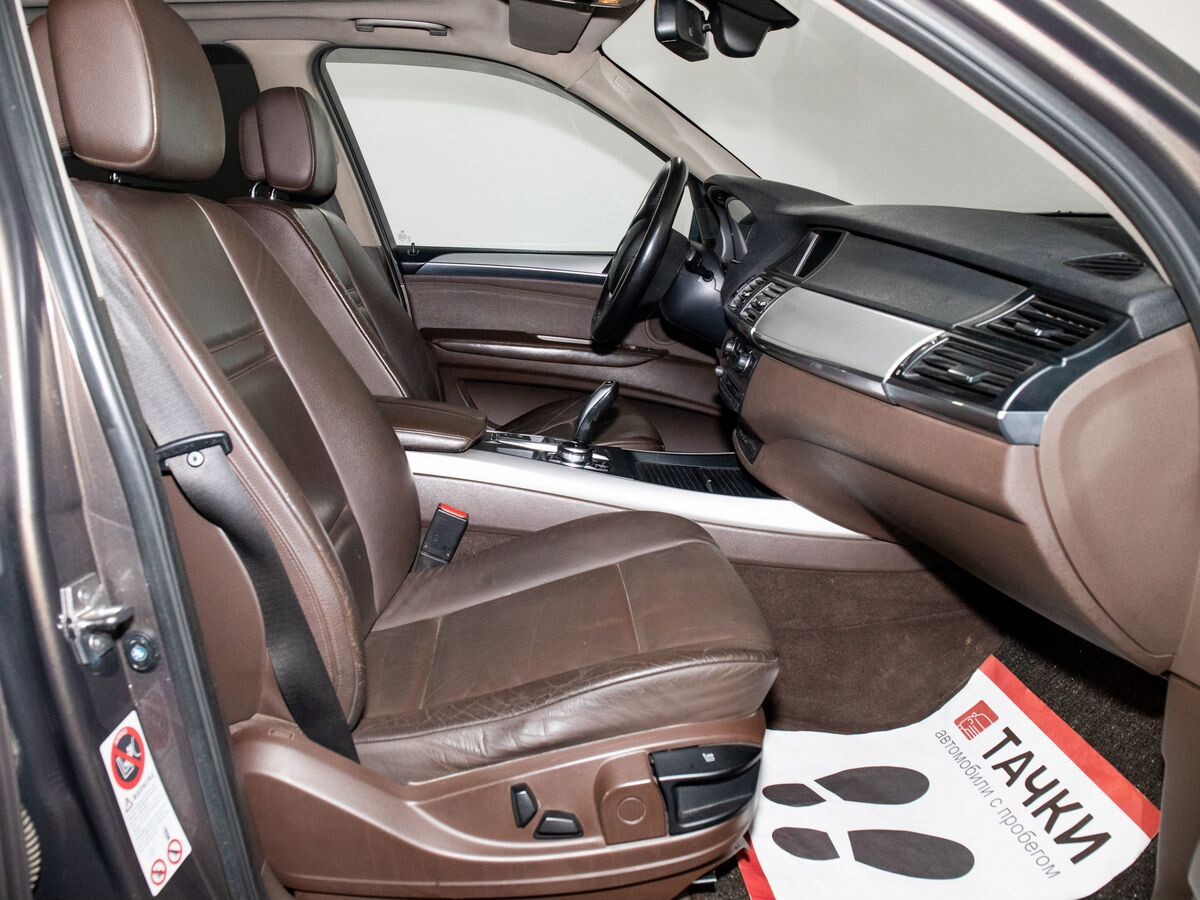 BMW X5 2011 - фото автомобиля