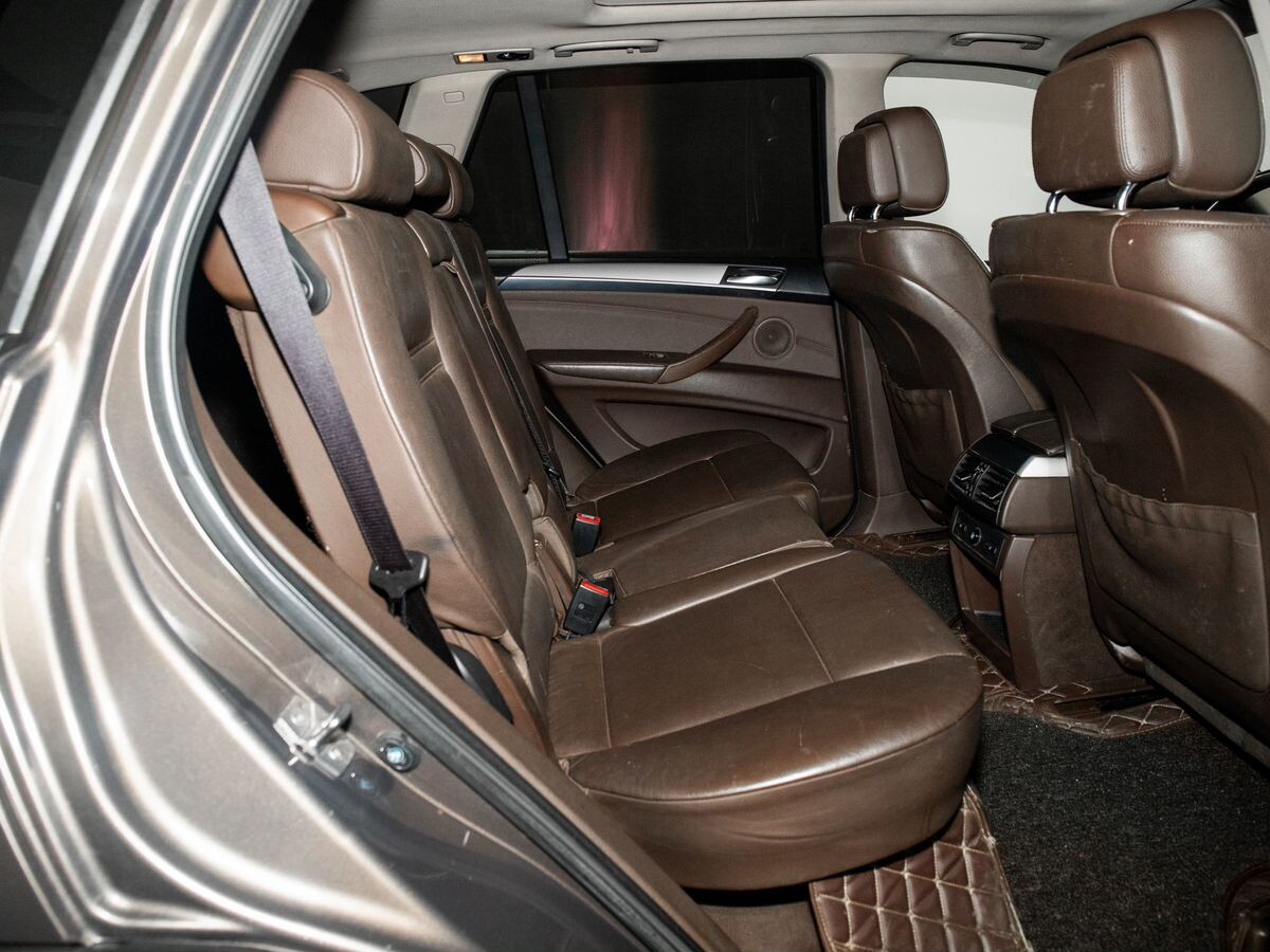 BMW X5 2011 - фото автомобиля