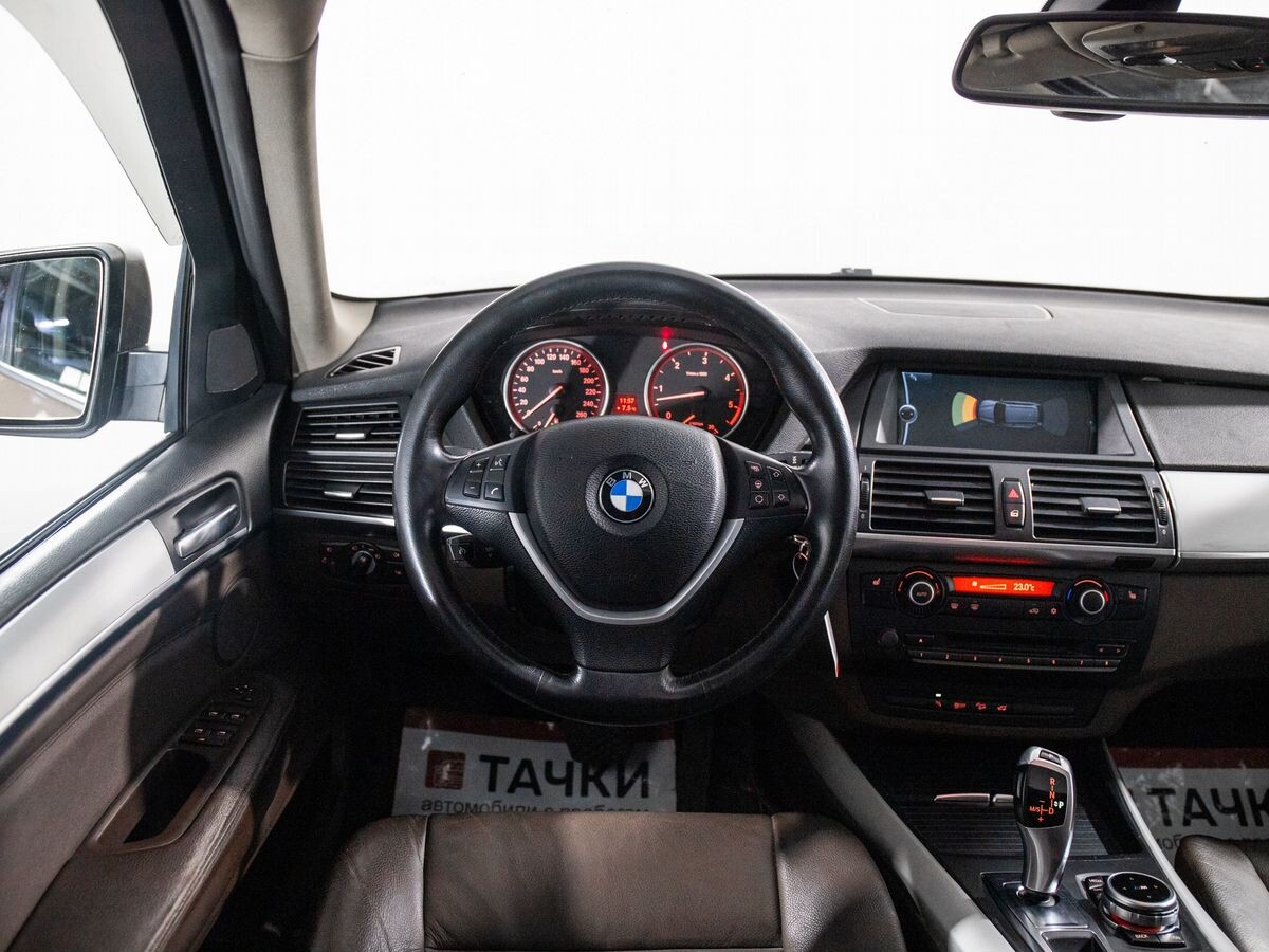 BMW X5 2011 - фото автомобиля